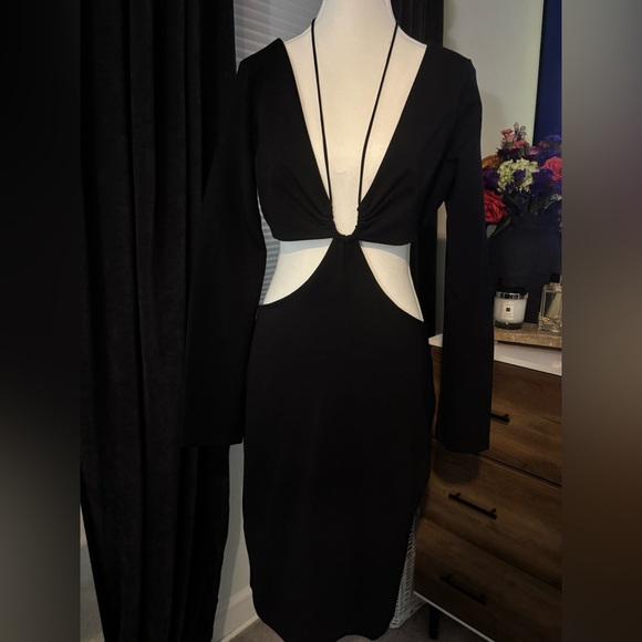 BRAND NEW! Fashion Nova Black Backless Dress - Picture 2 of 5